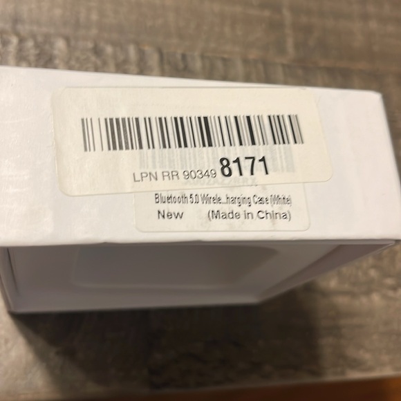 Bluetooth 5.0 Wireless Earbuds and Charging Case - Picture 2 of 2